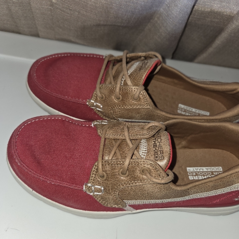 Sketchers red denim boat shoes with leather accents 7.5 - Picture 9 of 12